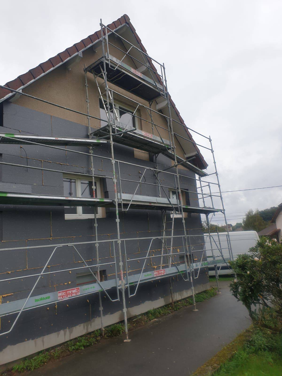 Pourquoi la laine de bois séduit de plus en plus dans les projets d’ITE écologiques ? Illzach